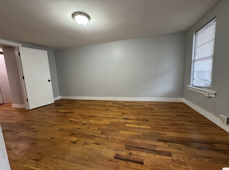 Building Photo - 149 Van Horne St