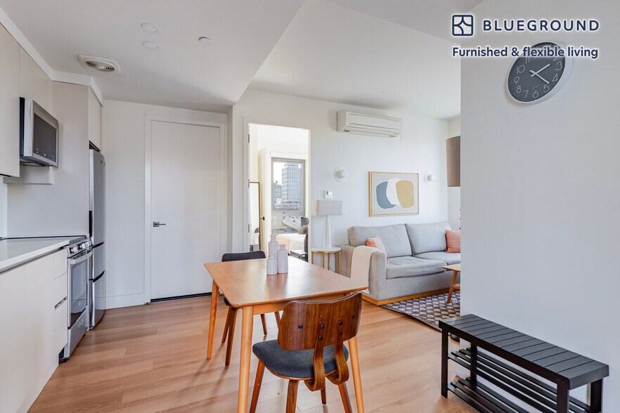 Building Photo - 130 Hope St