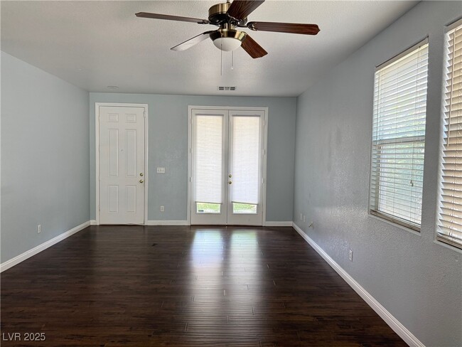 Primary Photo - 10793 Wallflower Ave