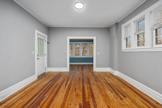 Building Photo - 647 Fairview Ave NE