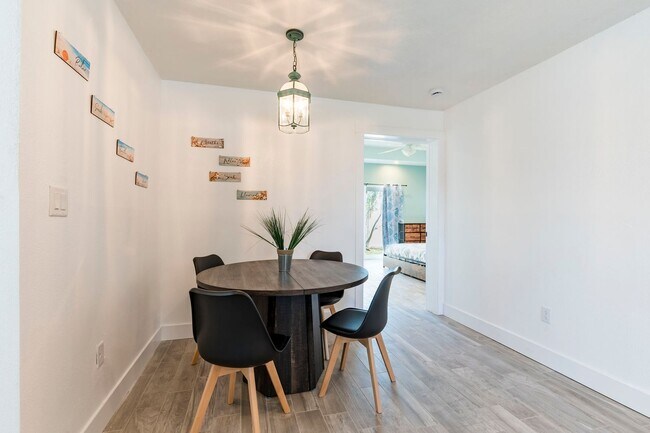 Building Photo - Fully Renovated Beachside Beauty – Walk to...