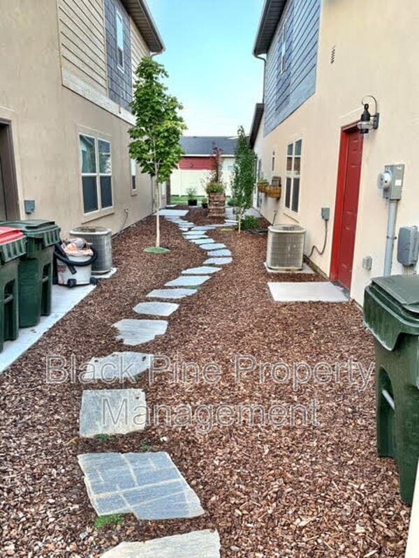 Building Photo - 2970 N Villere Ln