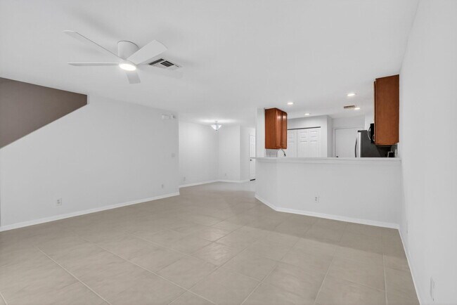 Building Photo - 16218 Sierra Palms Dr