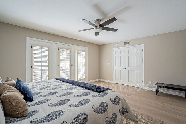 Building Photo - 10527 E Fanfol Ln