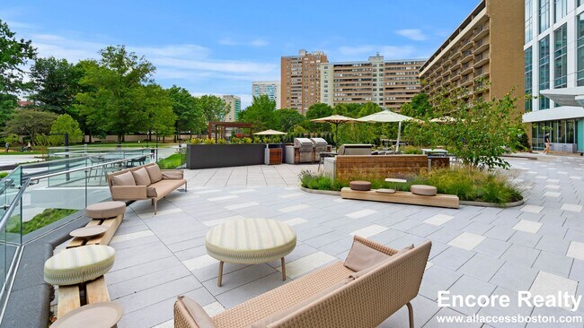 Building Photo - 35 Lomasney Wy