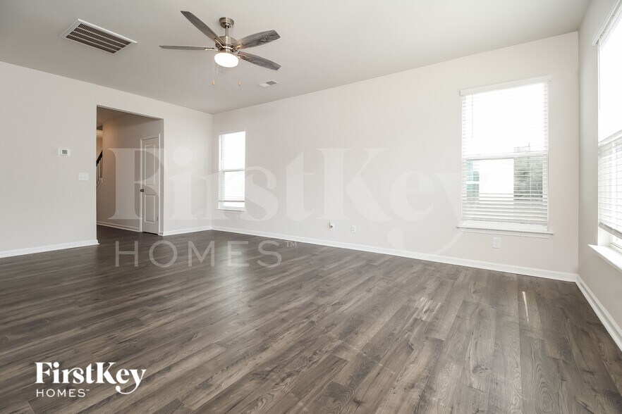 Building Photo - 302 Ashborne Ln