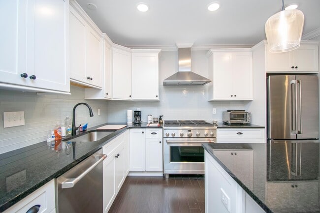 Building Photo - 3 Arlington Rd