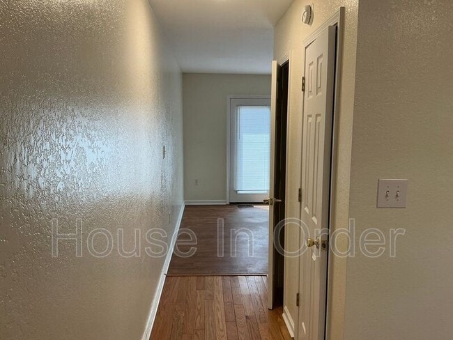 Building Photo - 5 Rathfarnham Rd