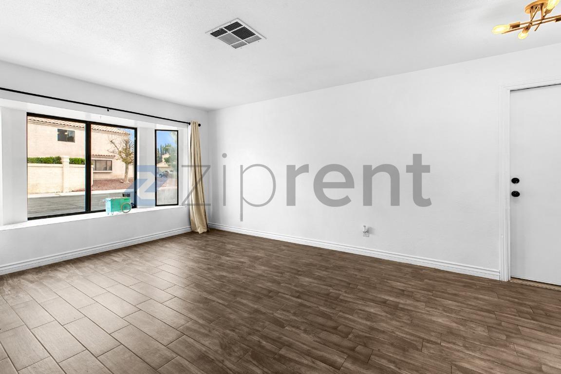 Building Photo - Unit