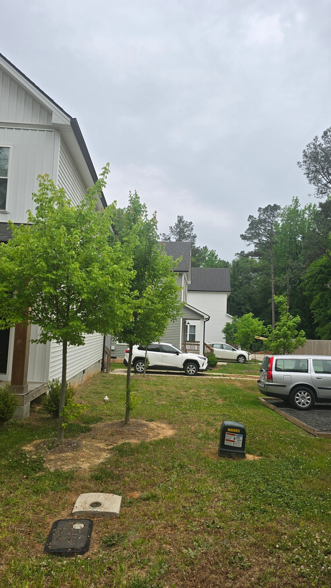 Building Photo - 1420 Maplewood Dr