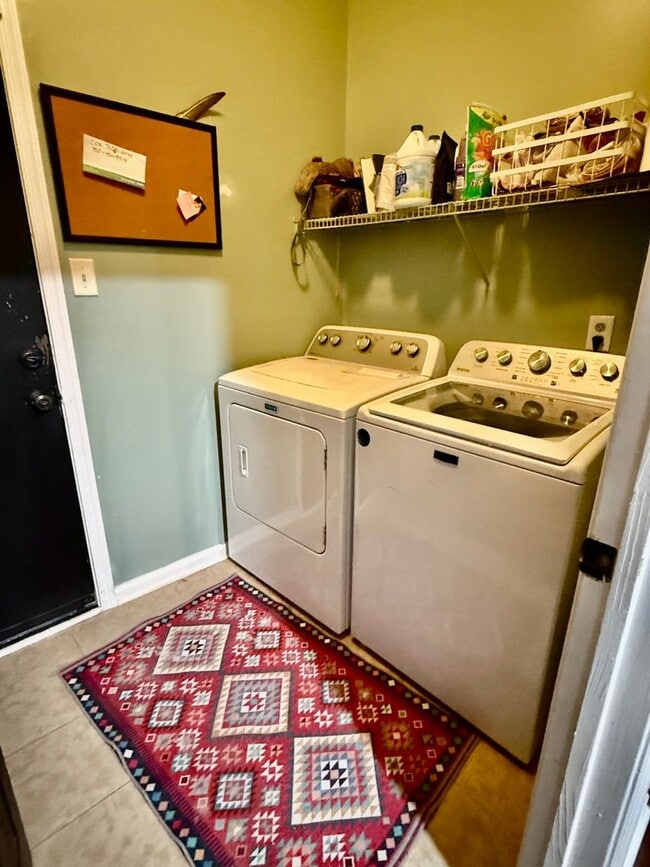 Building Photo - 3BD/2BA Updated Ranch on a Wooded Lot- Two...