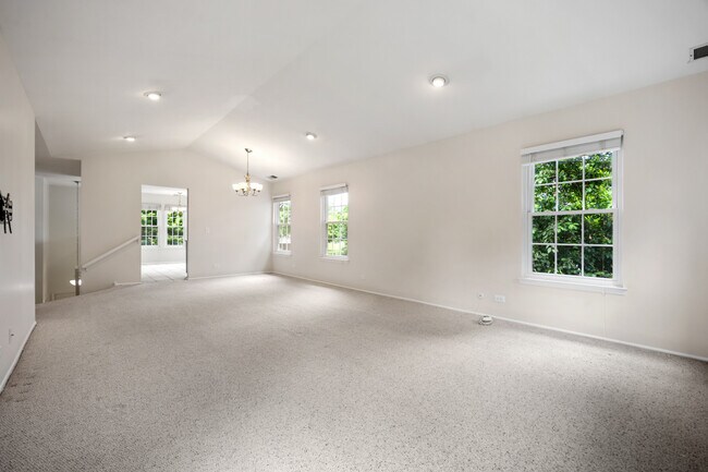 Building Photo - 164 White Branch Ct