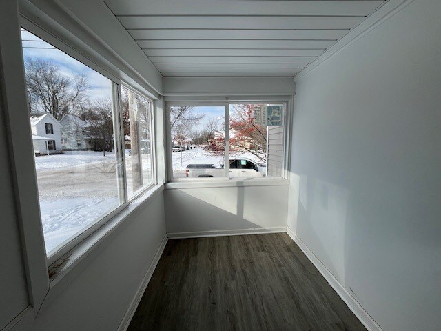 Building Photo - 934 W Garfield Ave