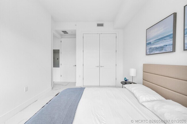 Building Photo - 155 E Boca Raton Rd