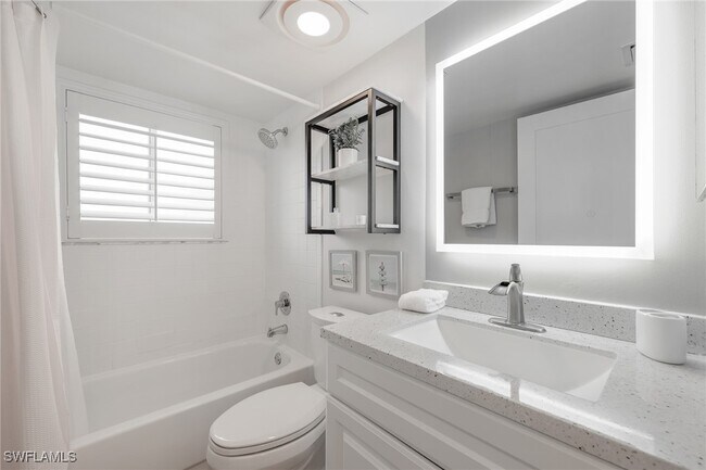 Building Photo - 7848 Emerald Cir