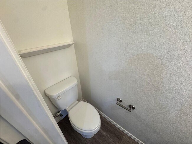 Building Photo - 1666 S Razorback Rd