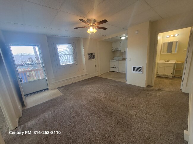Building Photo - 321 S Osage St