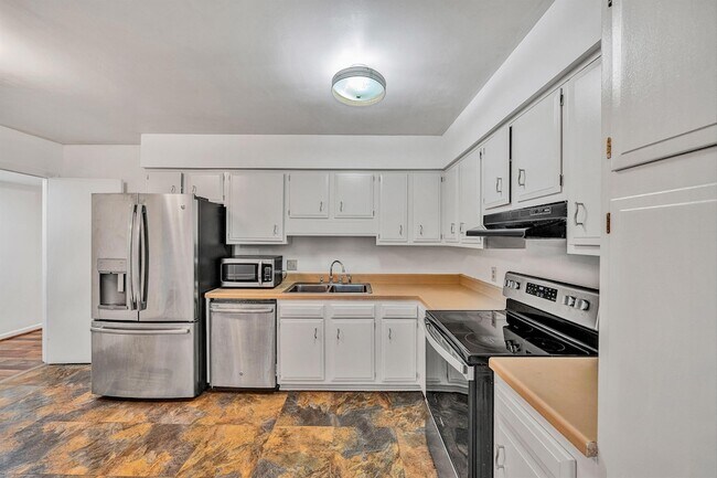 Building Photo - 5260 Crossbow Cir