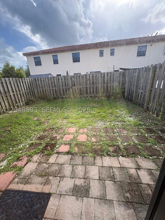 Building Photo - 17460 SW 153rd Ave