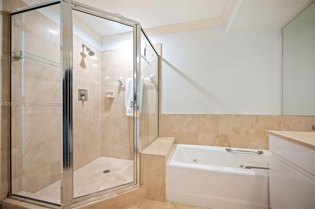 Building Photo - 888 Brickell Key Dr