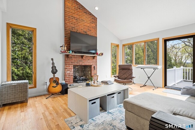 Building Photo - 39 Brightwood Ln