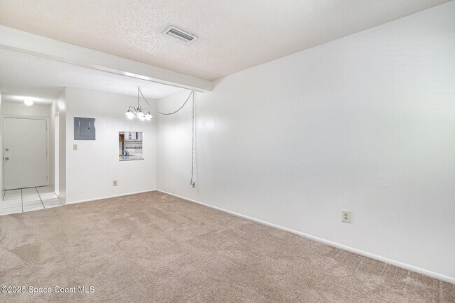 Building Photo - 204 Seminole Ave W