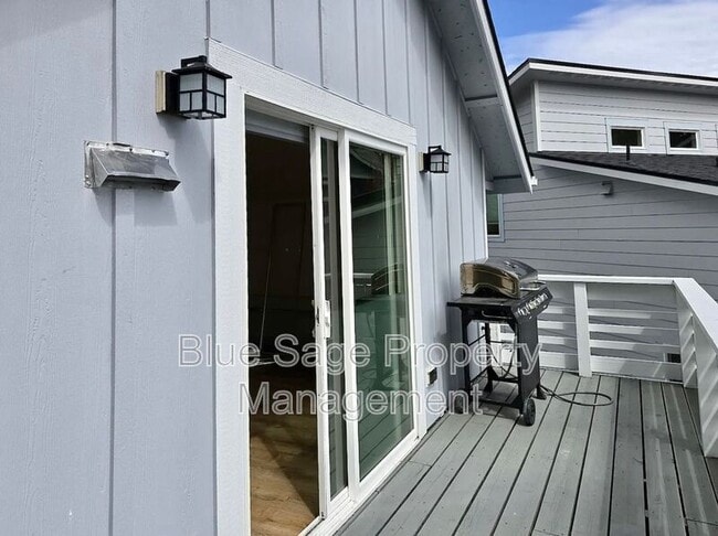 Building Photo - 411 Eddy Ct