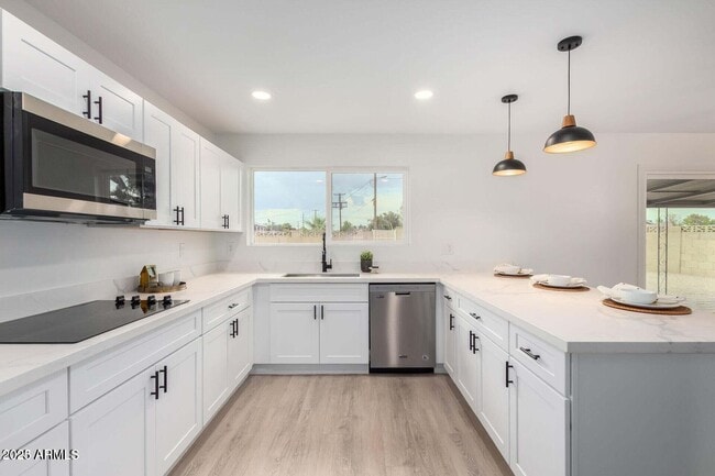 Building Photo - 3933 W Cactus Wren Dr