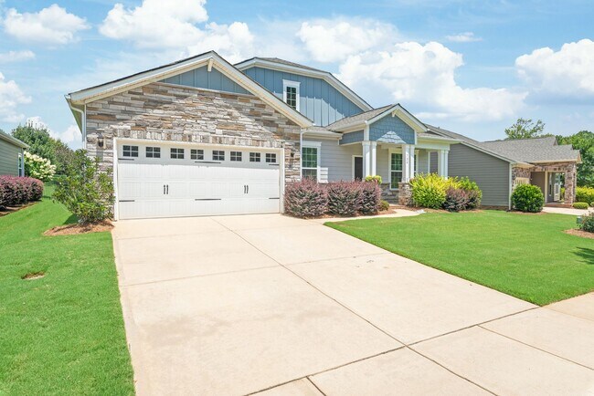 Building Photo - 3 Bedroom Home in Belmont!