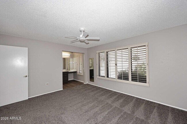 Building Photo - 17218 N Desert Glen Dr