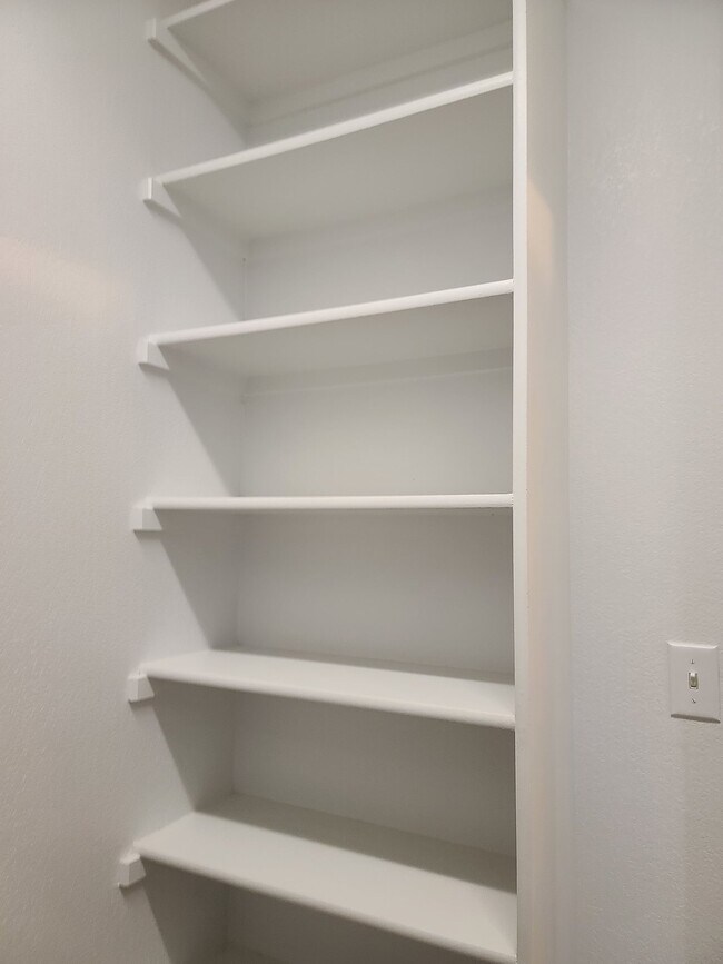 Building Photo - 218 Simmons Dr