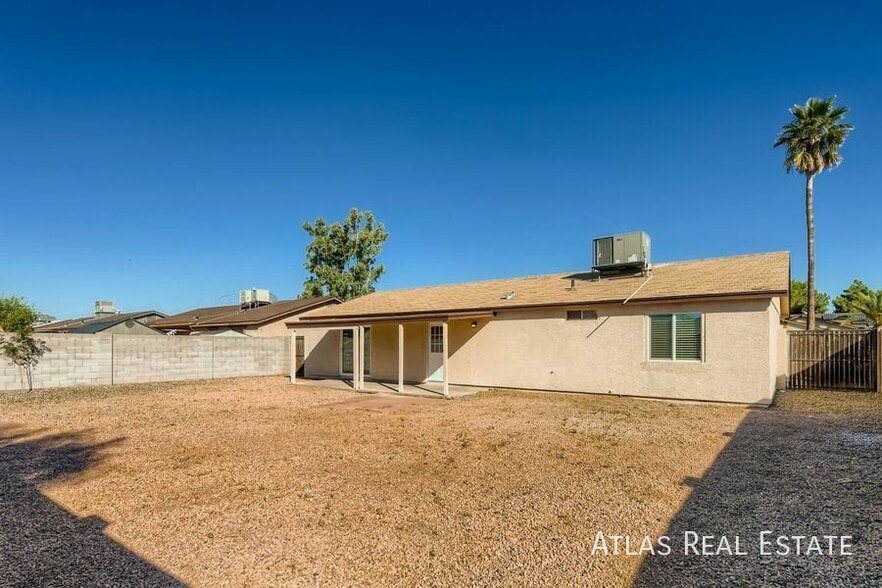 Building Photo - 3429 E Blanche Dr
