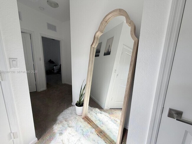 Building Photo - 4002 NW 11th Ct