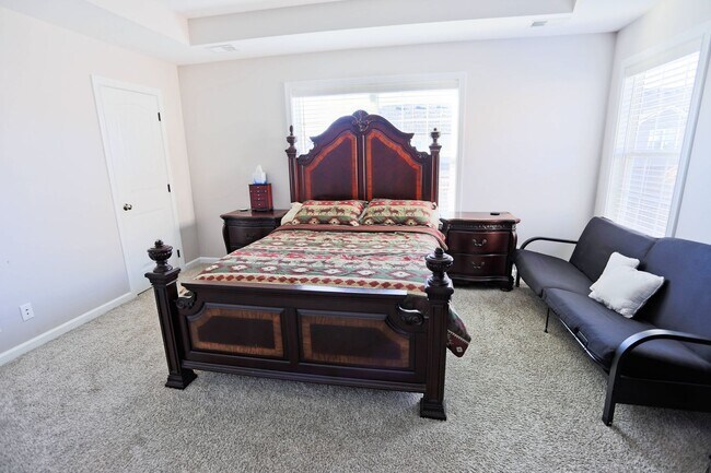 Building Photo - Beautiful Clarksville Rental