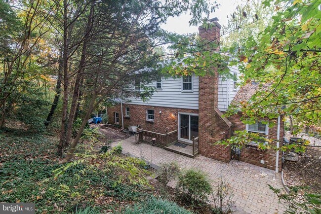 Building Photo - 926 N Kemper St