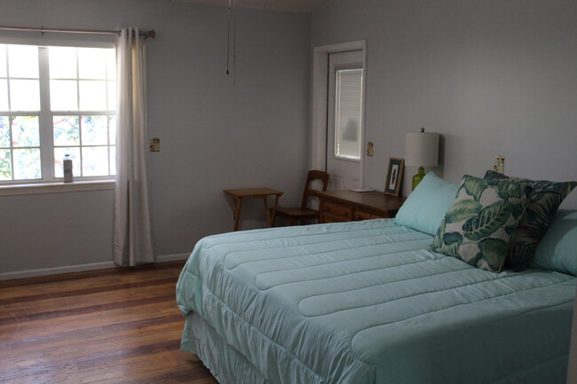 Building Photo - 785 Juniper Pl