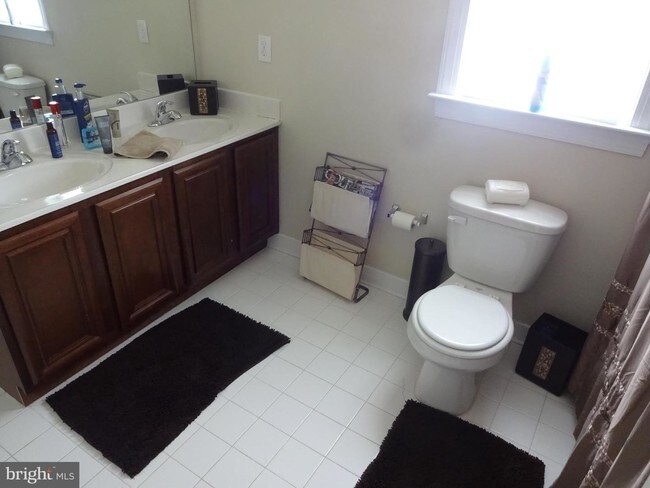 Building Photo - 13204 Beaver Terrace