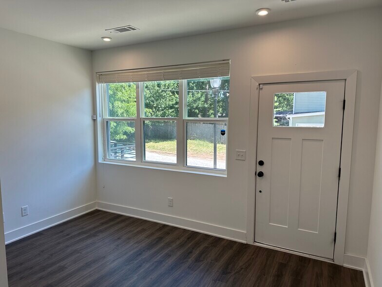 Building Photo - 1253 Wright Ln SE