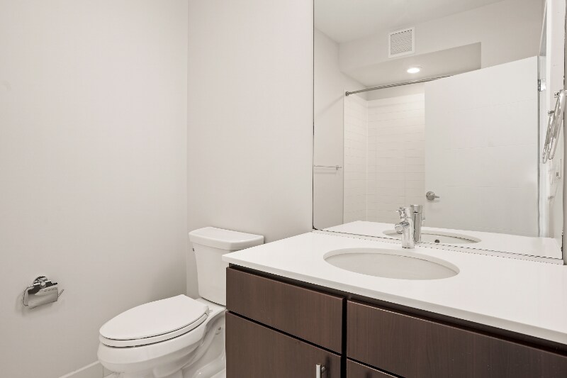 Building Photo - 747 W Adams St