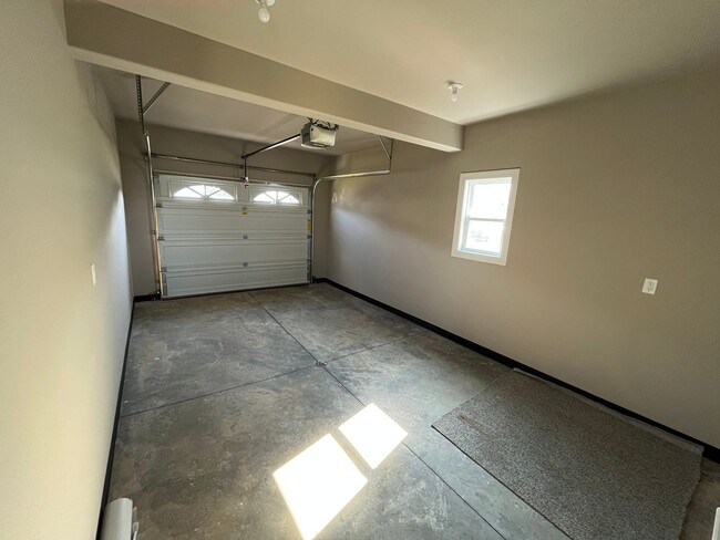 Building Photo - New Construction House, 4 Bedrooms, 2.5 Bath