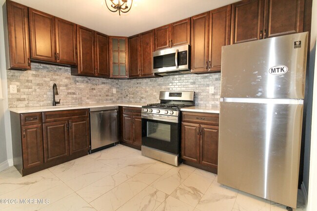 Building Photo - 455 Hawthorne Pl