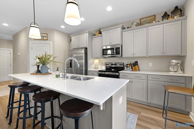 Building Photo - 44 Oak Ridge Pl