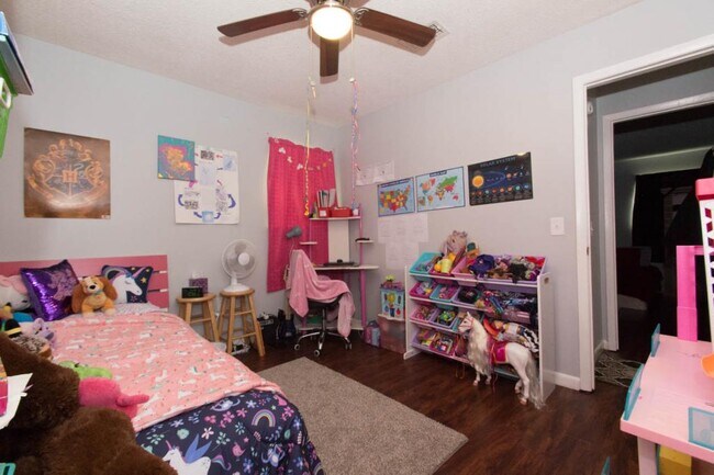 Building Photo - 122 Briarwood Dr