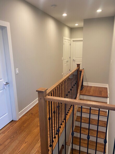 Building Photo - 4714 S Calumet Ave