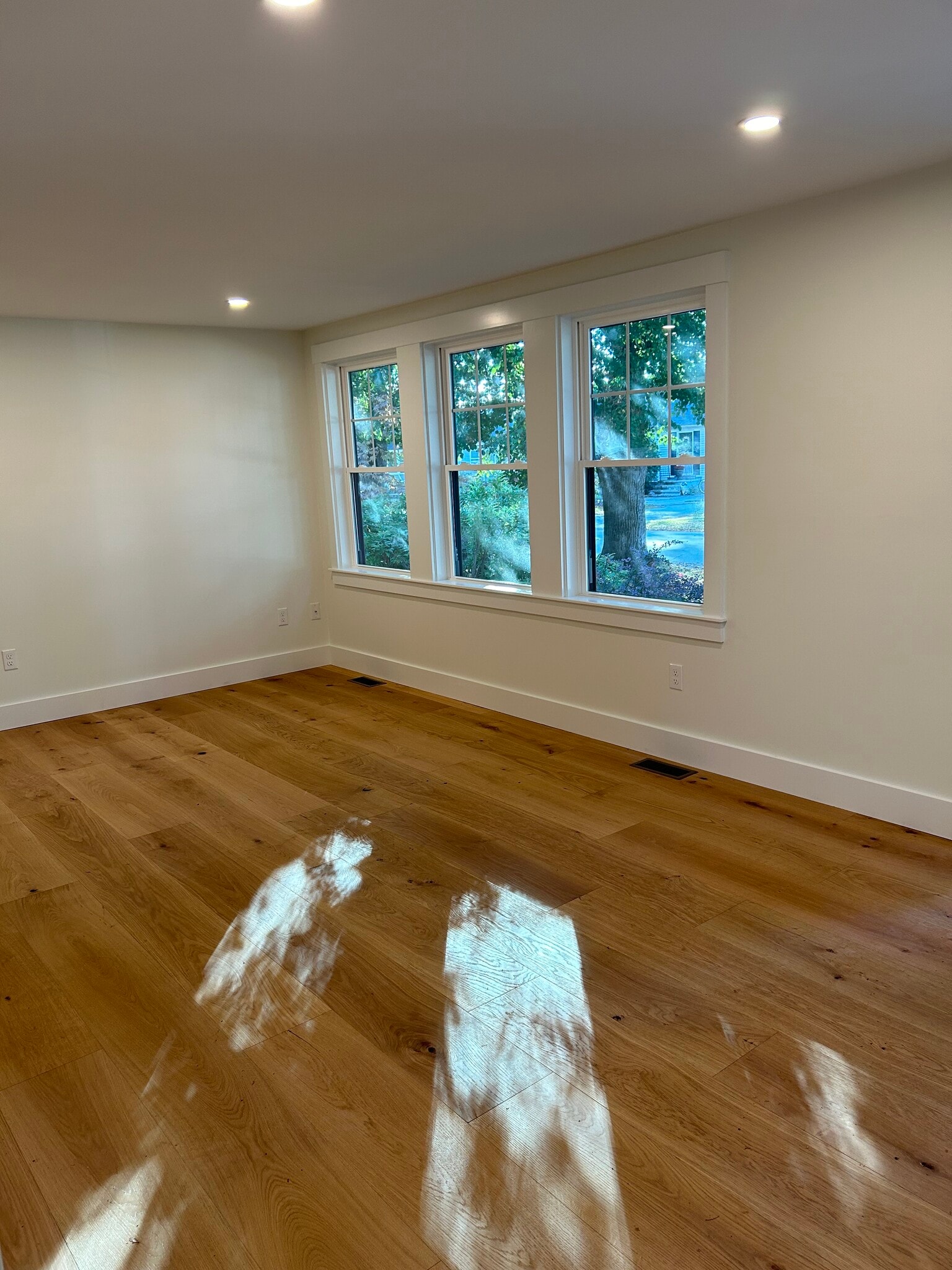 Building Photo - 189 Colonial Dr