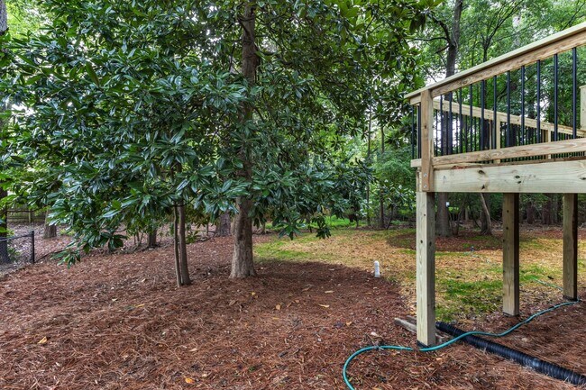 Building Photo - 104-106 N Franklin St