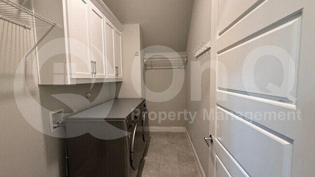 Building Photo - 3508 Covedale Blvd