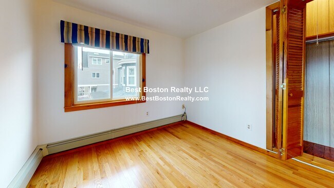 Building Photo - 66 Sagamore Ave