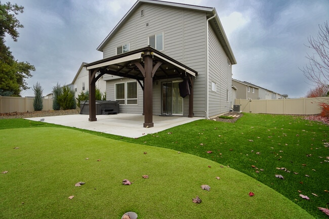 Building Photo - 6113 N Colosseum Ave