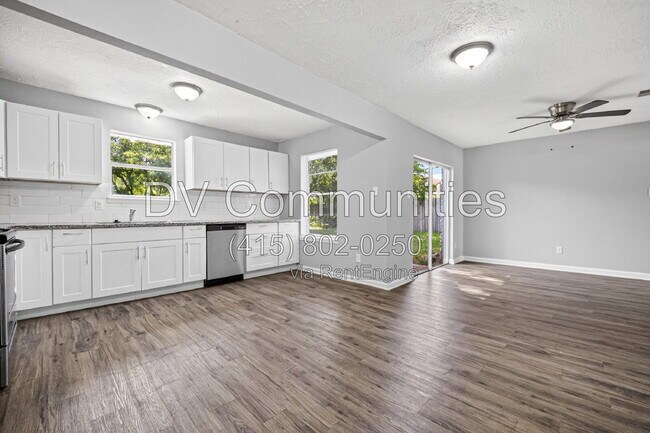 Building Photo - 15331 Campden Hill Rd